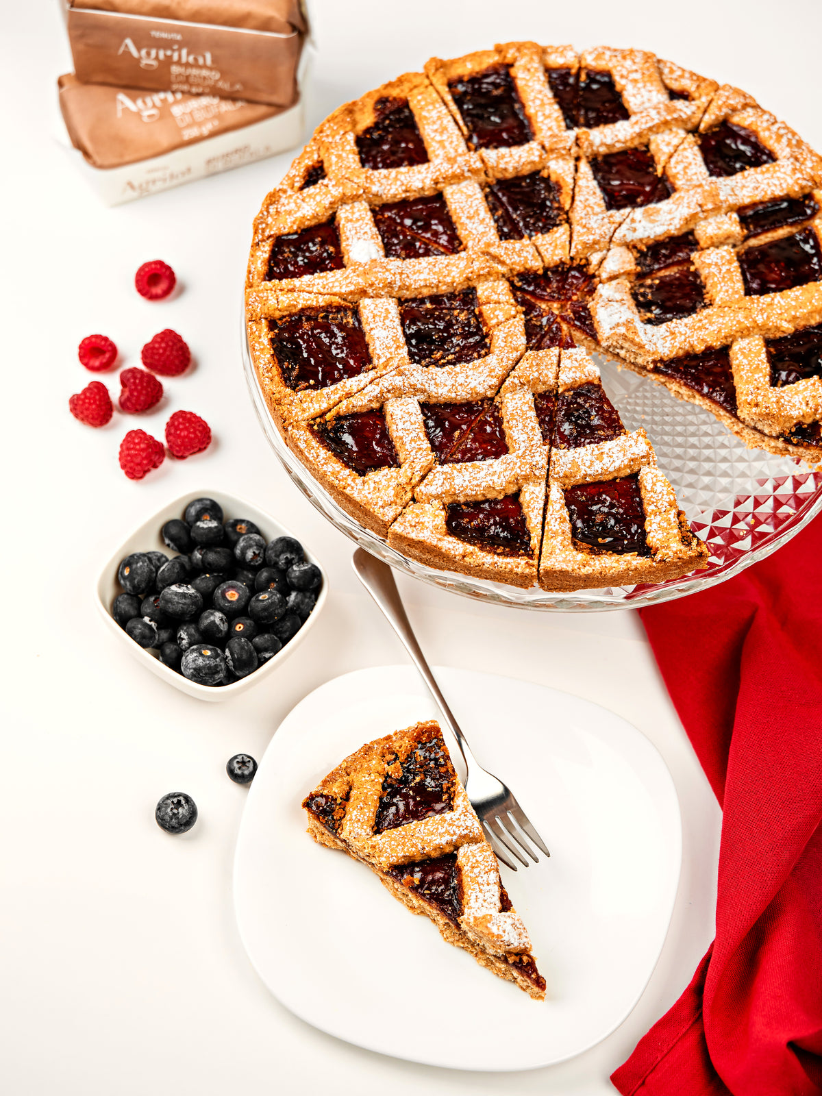 Crostata ai frutti di bosco con burro e latte di bufala Tenuta Agrilat