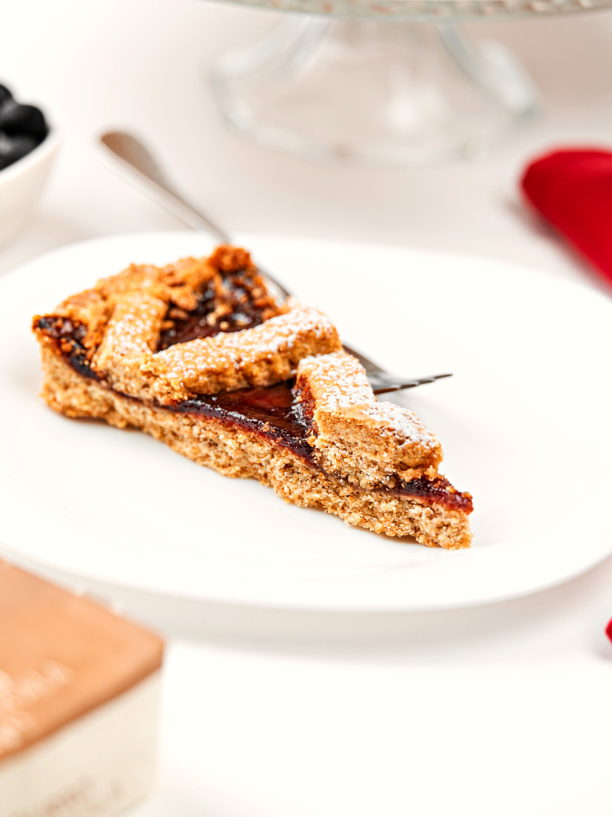 Crostata ai frutti di bosco con burro e latte di bufala Tenuta Agrilat – la fetta