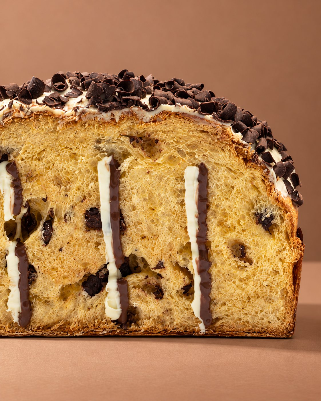 Panettone artigianale cioccolato double con burro di bufala Tenuta Agrilat - la sezione, alveolatura e crema