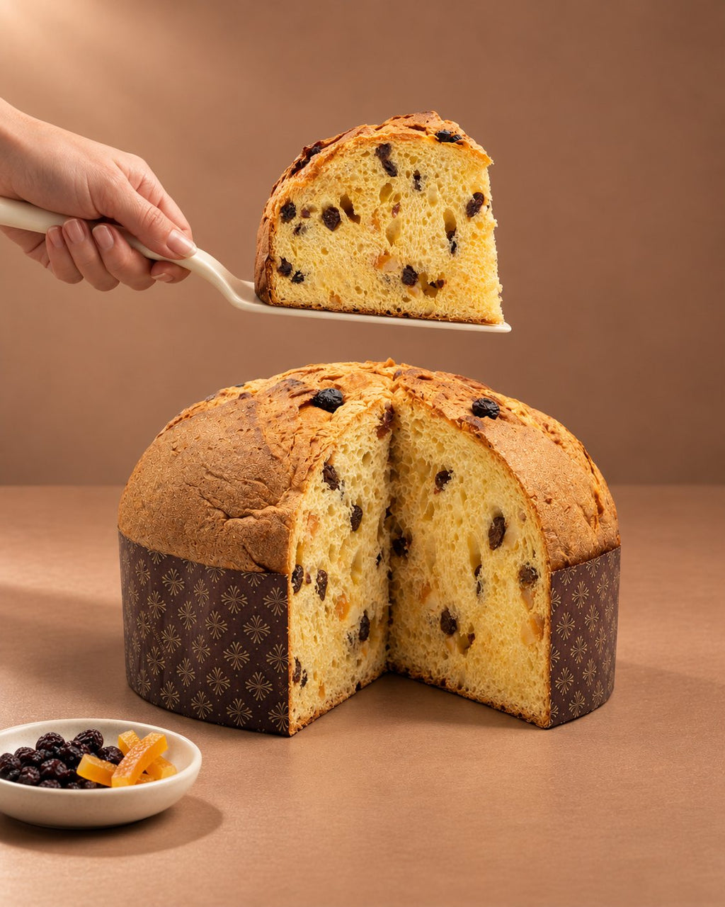 Panettone artigianale classico 1 kg con burro di bufala Tenuta Agrilat - la fetta con gli ingredienti