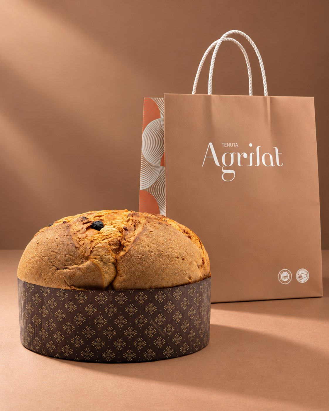 Panettone artigianale classico 1 kg con burro di bufala Tenuta Agrilat con la shopper Tenuta Agrilat