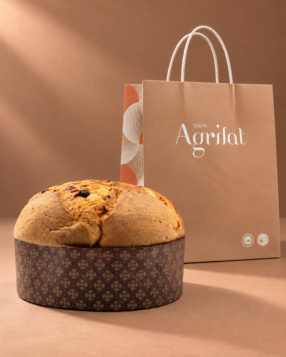 Panettone artigianale classico 3 kg con burro di bufala Tenuta Agrilat con la shopper Tenuta Agrilat