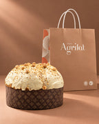 Panettone artigianale alla nocciola con burro di bufala Tenuta Agrilat con la shopper Tenuta Agrilat